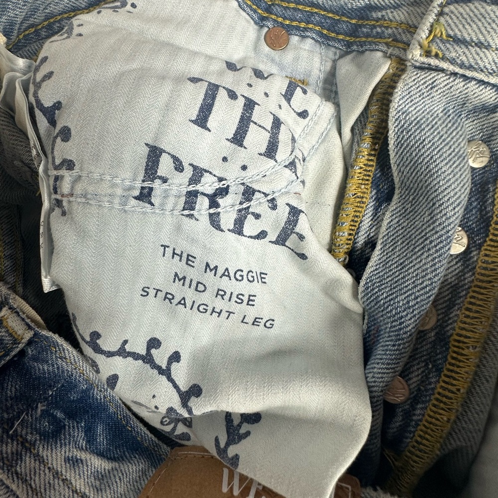 NWT Free People We The Free Maggie Mid rise Destroyed Straight Leg Jeans 25S - Picture 9 of 10